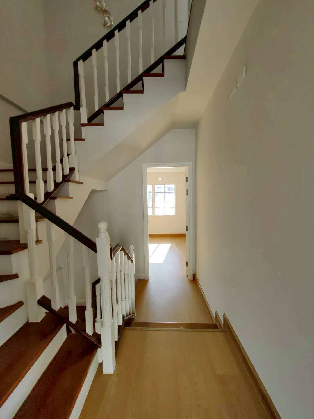 MH120 🏡 For Rent — Four-story home office for rent at Plus Park Avenue, Lasalle-Srinakarin.