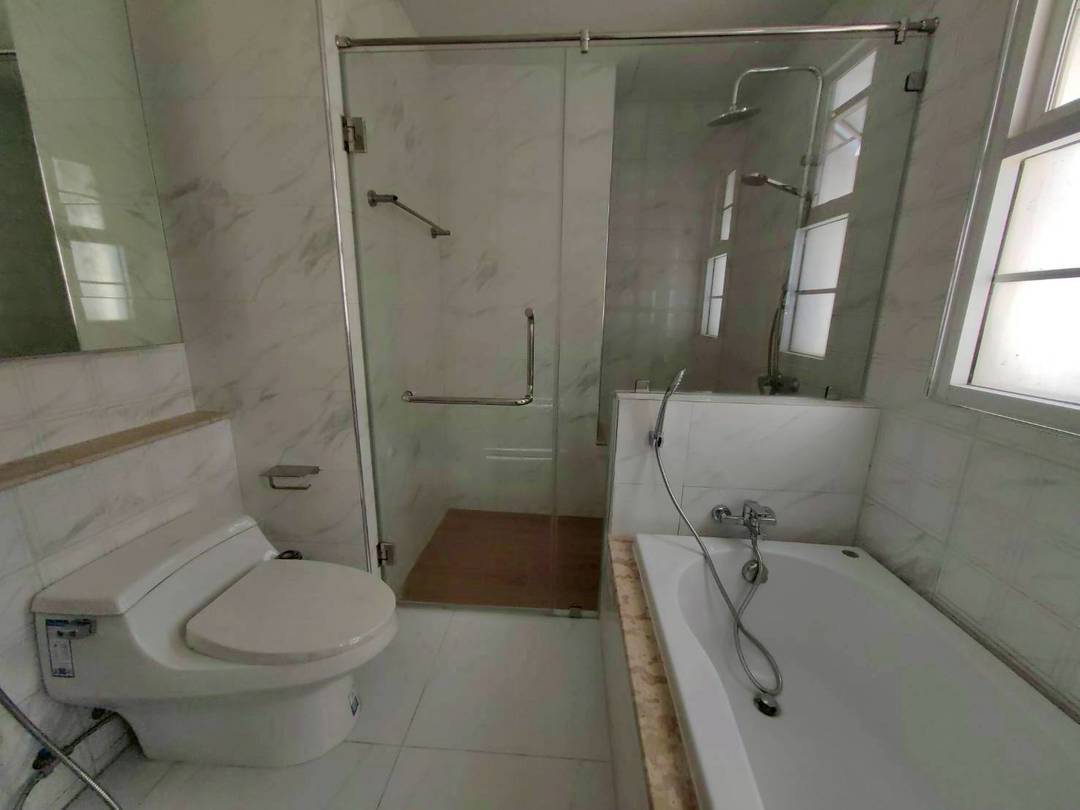 MH120 🏡 For Rent — Four-story home office for rent at Plus Park Avenue, Lasalle-Srinakarin.