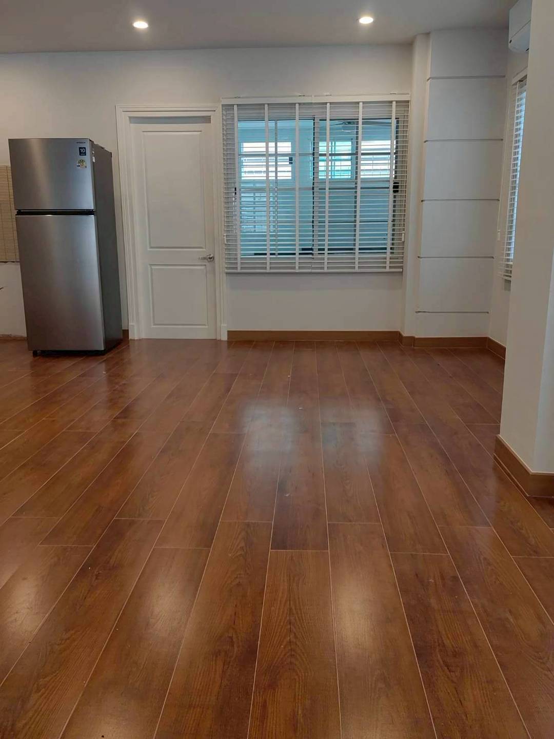 MH120 🏡 For Rent — Four-story home office for rent at Plus Park Avenue, Lasalle-Srinakarin.