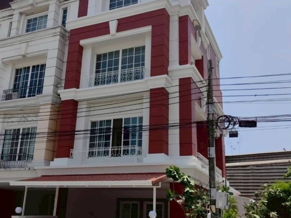 MH120 🏡 For Rent — Four-story home office for rent at Plus Park Avenue, Lasalle-Srinakarin.