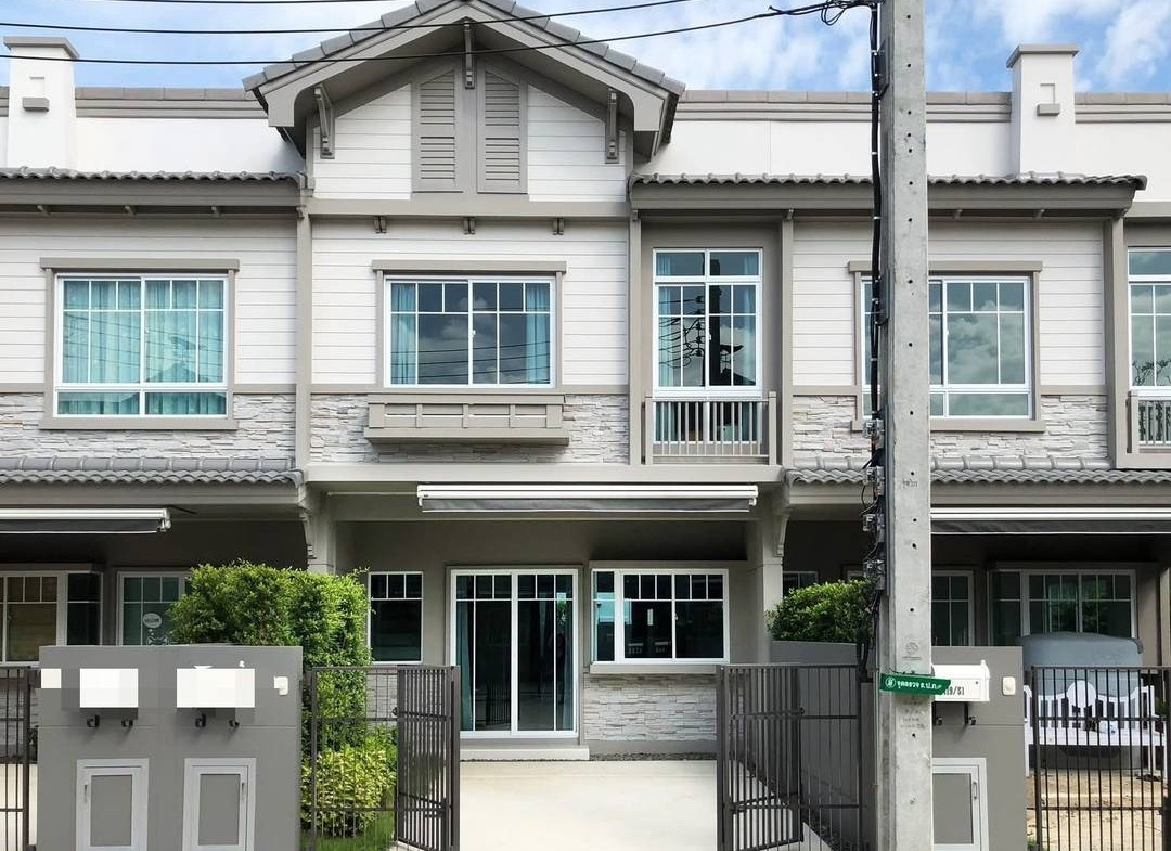 NP306 🏡 For Rent — Townhome for Sale & Rent at Indy 3 Bangna Km.7