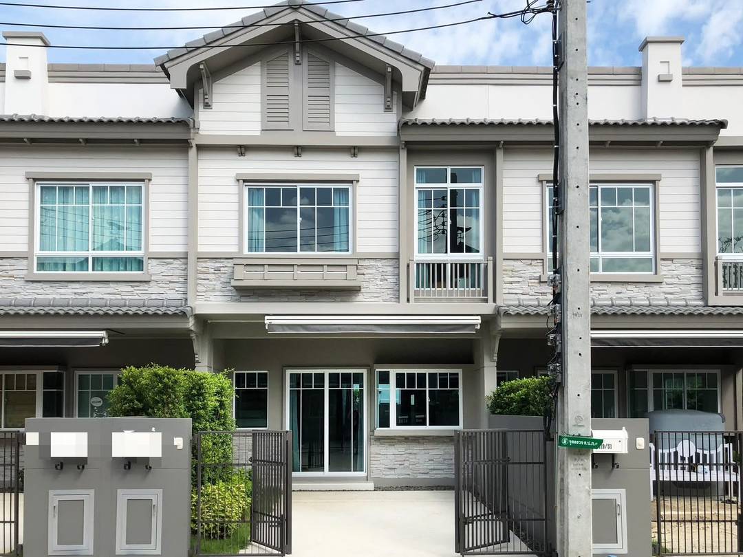 NP306 🏡 For Rent — Townhome for Sale & Rent at Indy 3 Bangna Km.7