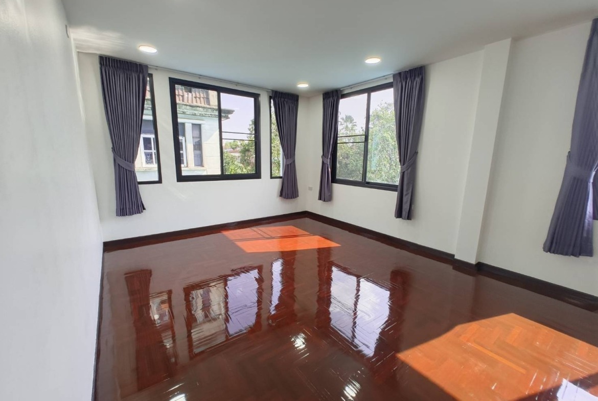 MH113 🏡 For Rent — Home Office near the MRT Yellow Line, Srinakarin