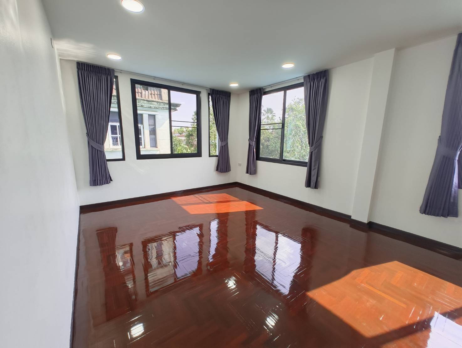 MH113 🏡 For Rent — Home Office near the MRT Yellow Line, Srinakarin